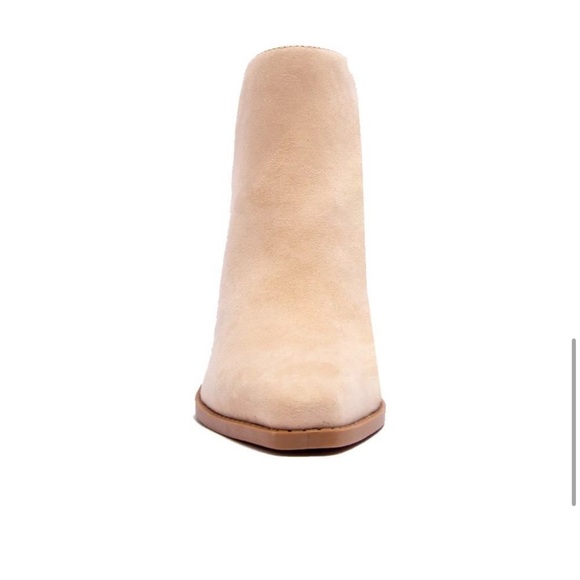 Qupid Tortilla Beige Suede Ankle Boots (like new!) - Picture 6 of 12